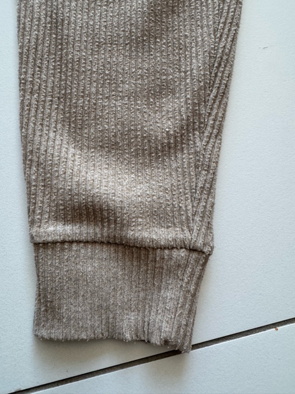 ALO Muse Sweatpant - Picture 5 of 8